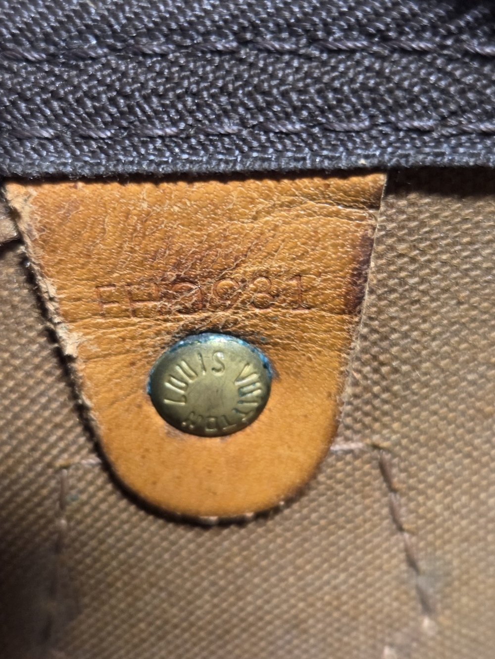 '91 AUTH. LV Malletier - Picture 2 of 14